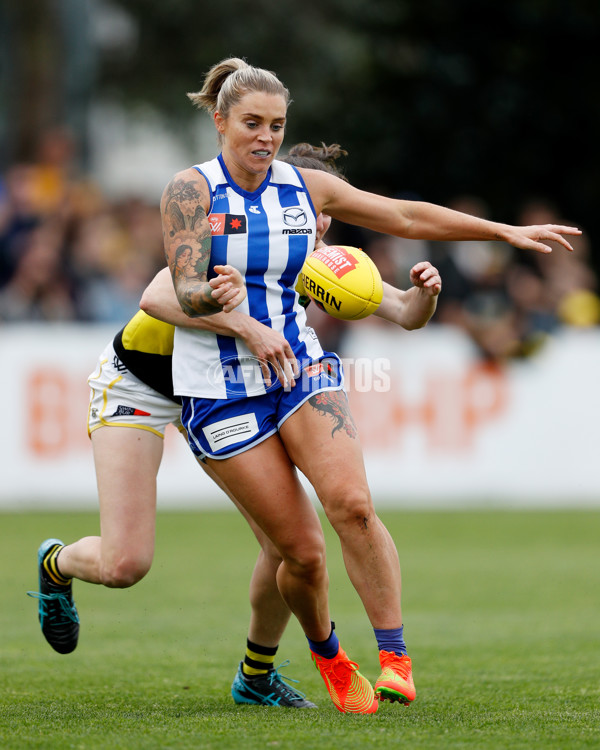 AFLW 2022 S7 Round 10 - North Melbourne v Richmond - A-508770