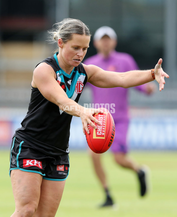 AFLW 2022 S7 Round 10 - Port Adelaide v Essendon - A-508831