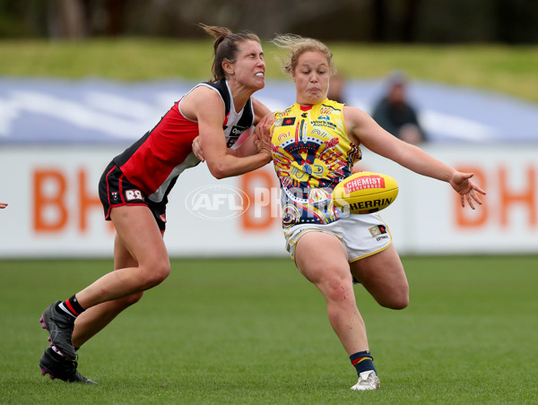 AFLW 2022 S7 Round 10 - St Kilda v Adelaide - A-510103