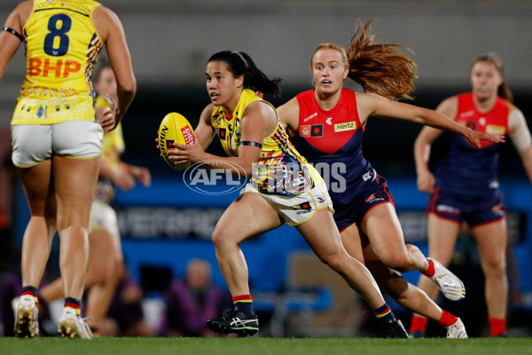 AFLW 2022 S7 Second Qualifying Final - Melbourne v Adelaide - A-518217