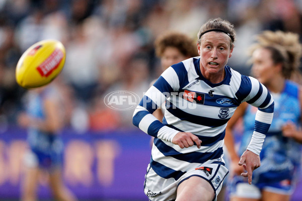 AFLW 2022 S7 First Elimination Final - Geelong v North Melbourne - A-522587