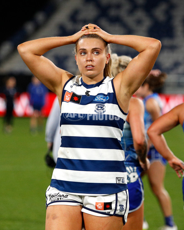 AFLW 2022 S7 First Elimination Final - Geelong v North Melbourne - A-522624