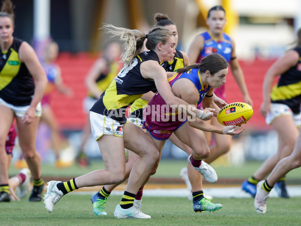 AFLW 2022 S7 First Qualifying Final - Brisbane v Richmond - A-523799