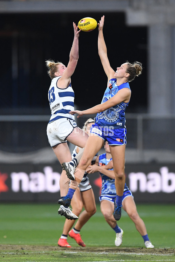 AFLW 2022 S7 First Elimination Final - Geelong v North Melbourne - A-525017