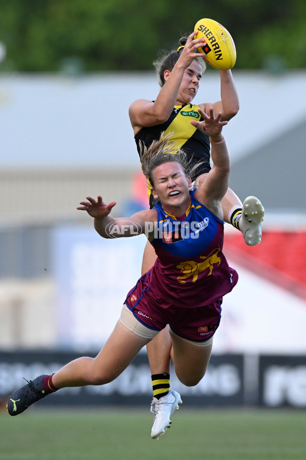 AFLW 2022 S7 First Qualifying Final - Brisbane v Richmond - A-525094