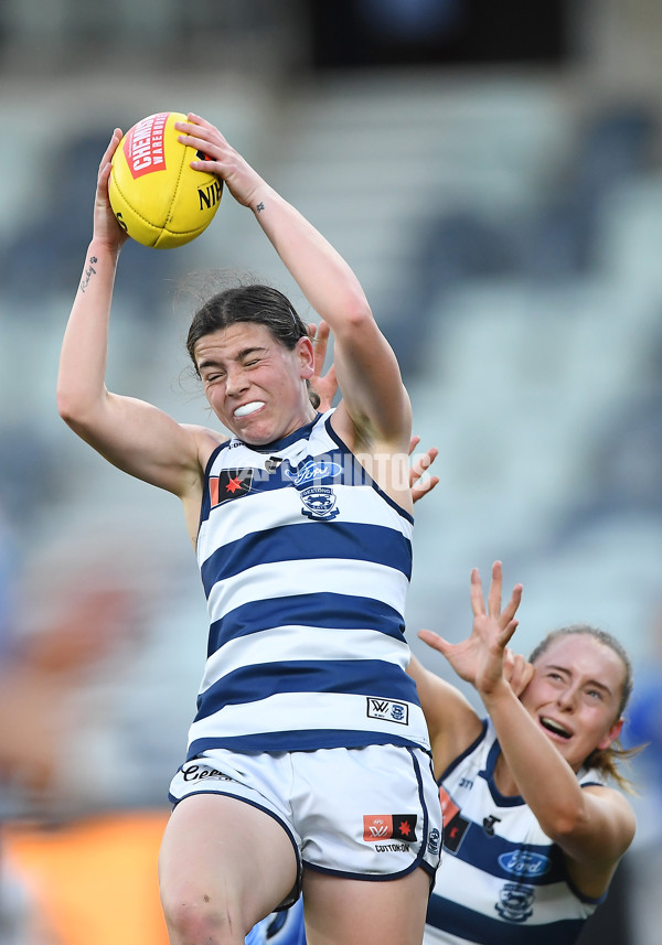 AFLW 2022 S7 First Elimination Final - Geelong v North Melbourne - A-526421