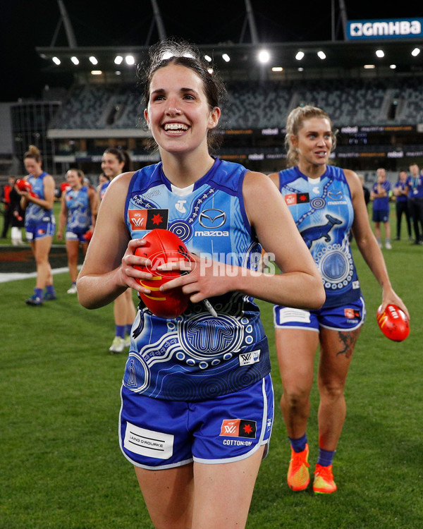 AFLW 2022 S7 First Elimination Final - Geelong v North Melbourne - A-526426