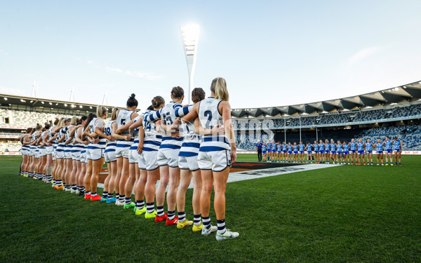 AFLW 2022 S7 First Elimination Final - Geelong v North Melbourne - A-526446