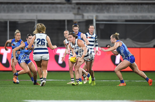 AFLW 2022 S7 First Elimination Final - Geelong v North Melbourne - A-527322