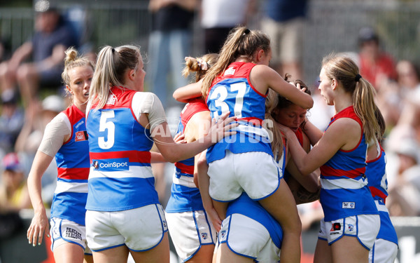 AFLW 2022 S7 Second Elimination Final - Collingwood v Western Bulldogs - A-532622