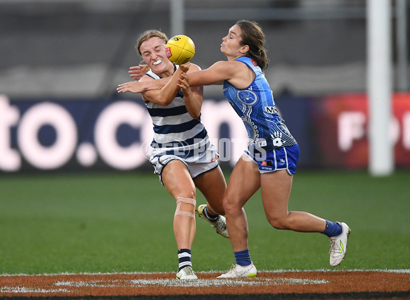 AFLW 2022 S7 First Elimination Final - Geelong v North Melbourne - A-534442