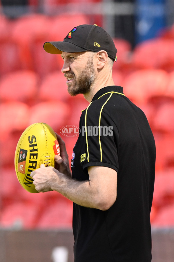 AFLW 2022 S7 First Qualifying Final - Brisbane v Richmond - A-537827