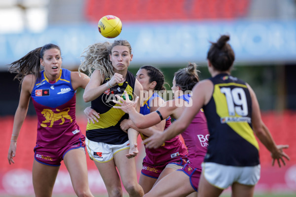 AFLW 2022 S7 First Qualifying Final - Brisbane v Richmond - A-539495