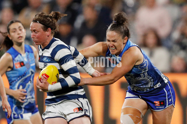 AFLW 2022 S7 First Elimination Final - Geelong v North Melbourne - A-541773