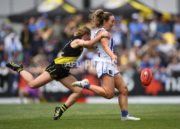 AFLW 2022 S7 First Semi Final - Richmond v North Melbourne - A-545910