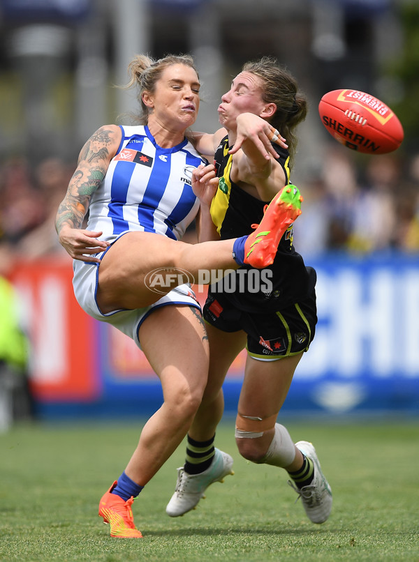 AFLW 2022 S7 First Semi Final - Richmond v North Melbourne - A-546416