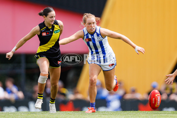 AFLW 2022 S7 First Semi Final - Richmond v North Melbourne - A-546426