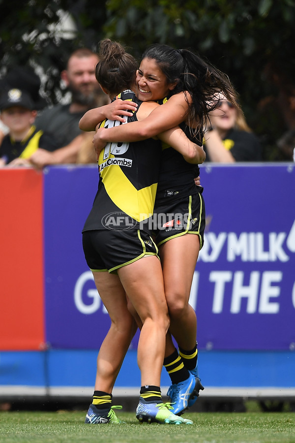 AFLW 2022 S7 First Semi Final - Richmond v North Melbourne - A-546456