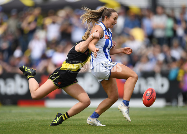 AFLW 2022 S7 First Semi Final - Richmond v North Melbourne - A-546476