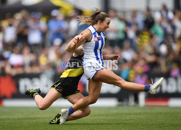 AFLW 2022 S7 First Semi Final - Richmond v North Melbourne - A-546478