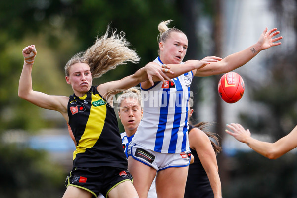 AFLW 2022 S7 First Semi Final - Richmond v North Melbourne - A-546486