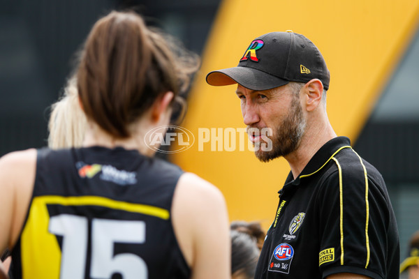 AFLW 2022 S7 First Semi Final - Richmond v North Melbourne - A-548539