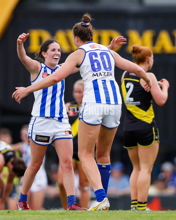 AFLW 2022 S7 First Semi Final - Richmond v North Melbourne - A-548592