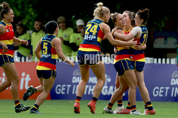 AFLW 2022 S7 Second Semi Final - Adelaide v Collingwood - A-548626