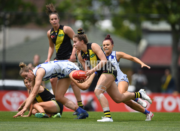 AFLW 2022 S7 First Semi Final - Richmond v North Melbourne - A-549140