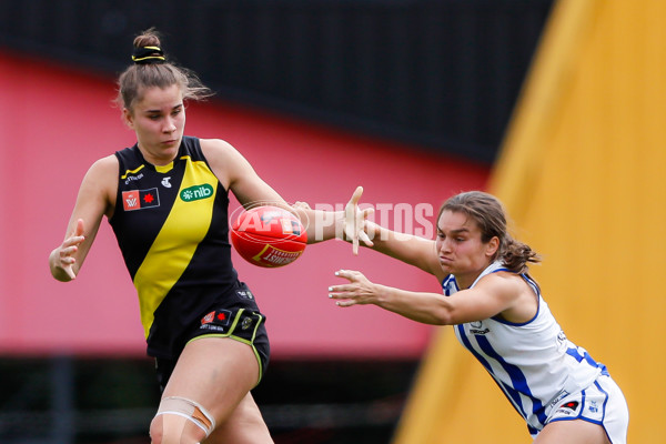 AFLW 2022 S7 First Semi Final - Richmond v North Melbourne - A-549142