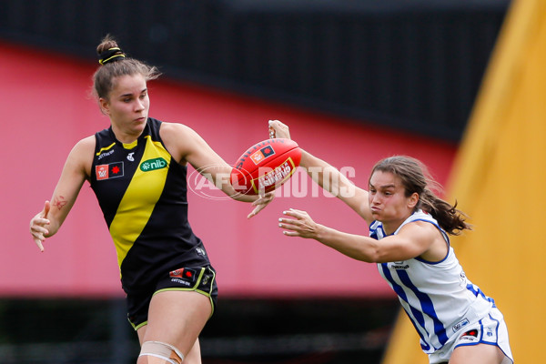 AFLW 2022 S7 First Semi Final - Richmond v North Melbourne - A-549146