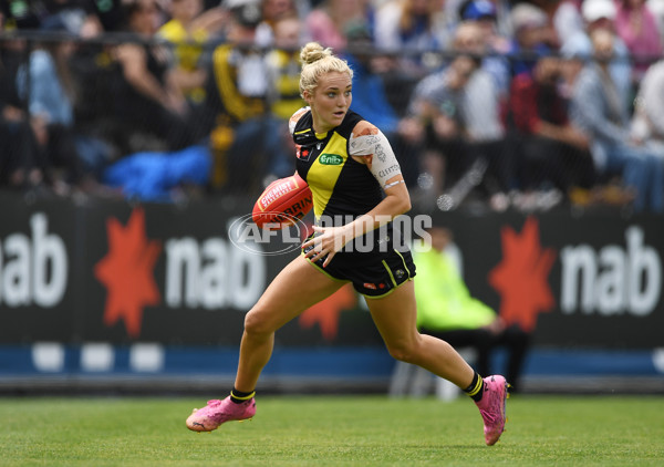 AFLW 2022 S7 First Semi Final - Richmond v North Melbourne - A-549148