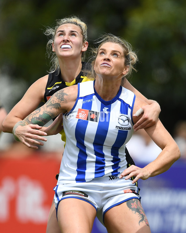 AFLW 2022 S7 First Semi Final - Richmond v North Melbourne - A-551862