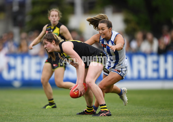 AFLW 2022 S7 First Semi Final - Richmond v North Melbourne - A-554399