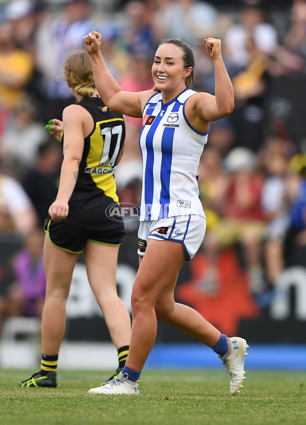 AFLW 2022 S7 First Semi Final - Richmond v North Melbourne - A-554401