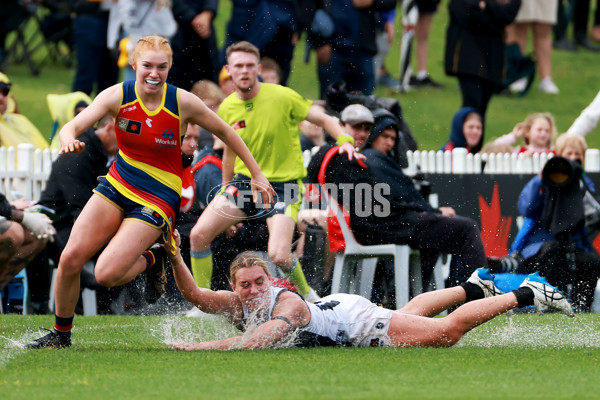 AFLW 2022 S7 Second Semi Final - Adelaide v Collingwood - A-554457