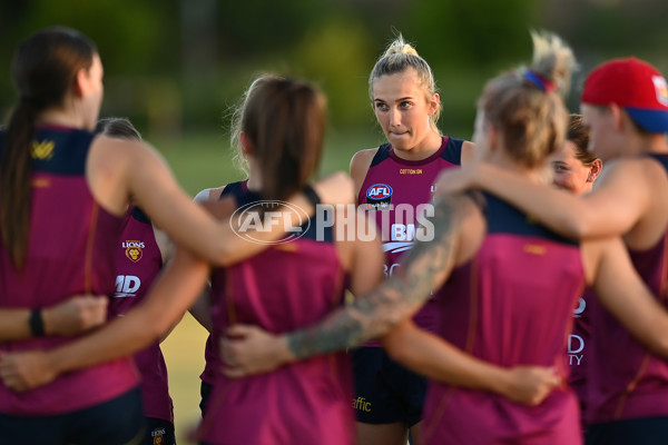 AFLW 2022 S7 Training - Brisbane Lions 151122 - A-556700