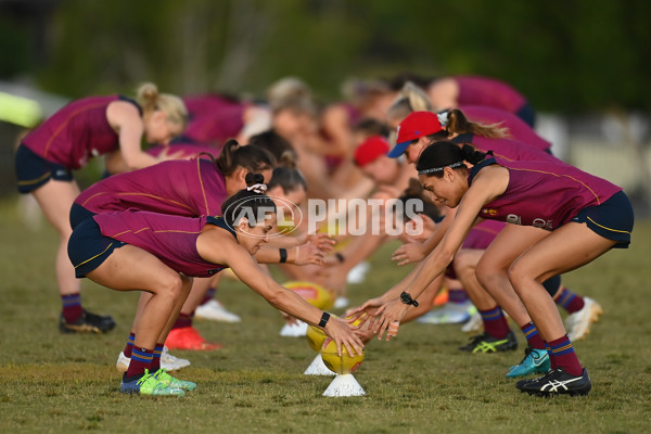 AFLW 2022 S7 Training - Brisbane Lions 151122 - A-557083