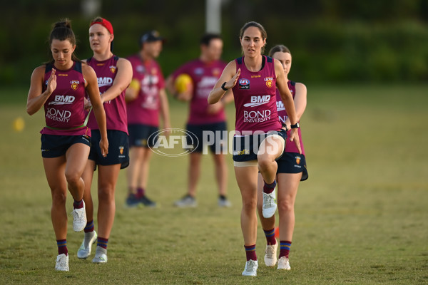 AFLW 2022 S7 Training - Brisbane Lions 151122 - A-560083