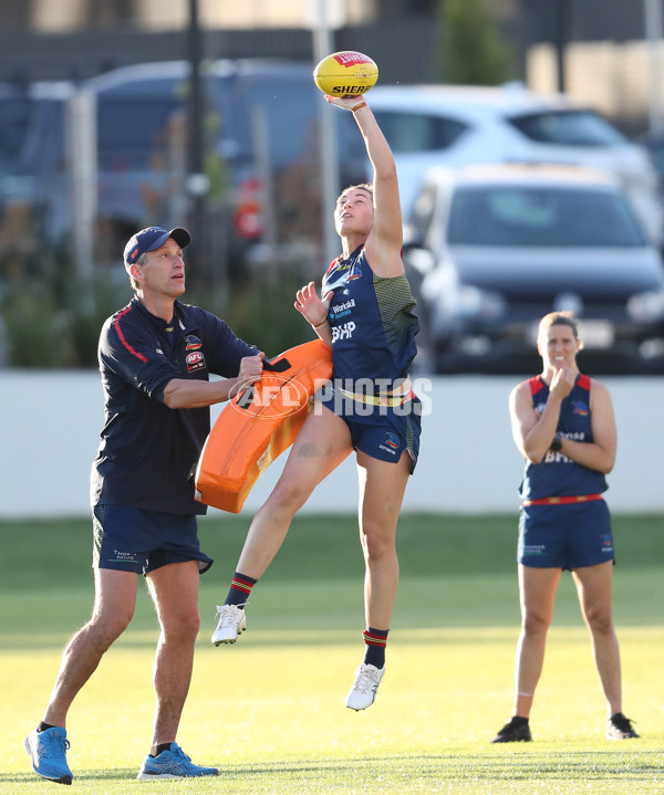 AFLW 2022 S7 Training - Adelaide Crows 161122 - A-567181