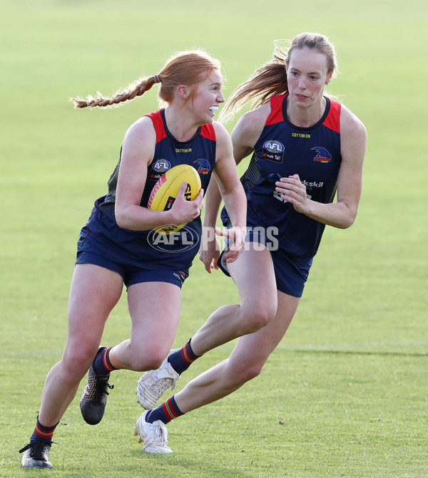 AFLW 2022 S7 Training - Adelaide Crows 161122 - A-567373