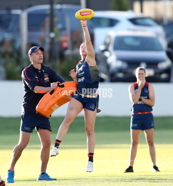 AFLW 2022 S7 Training - Adelaide Crows 161122 - A-567380