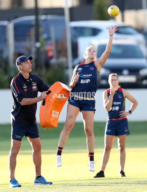 AFLW 2022 S7 Training - Adelaide Crows 161122 - A-569742