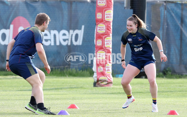 AFLW 2022 S7 Training - Adelaide Crows 161122 - A-569948