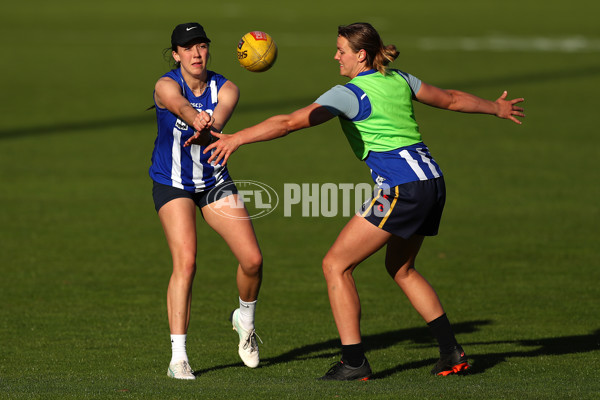 AFLW 2022 S7 Training - North Melbourne 171122 - A-579281