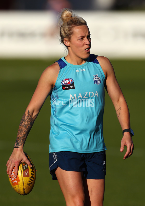 AFLW 2022 S7 Training - North Melbourne 171122 - A-579304