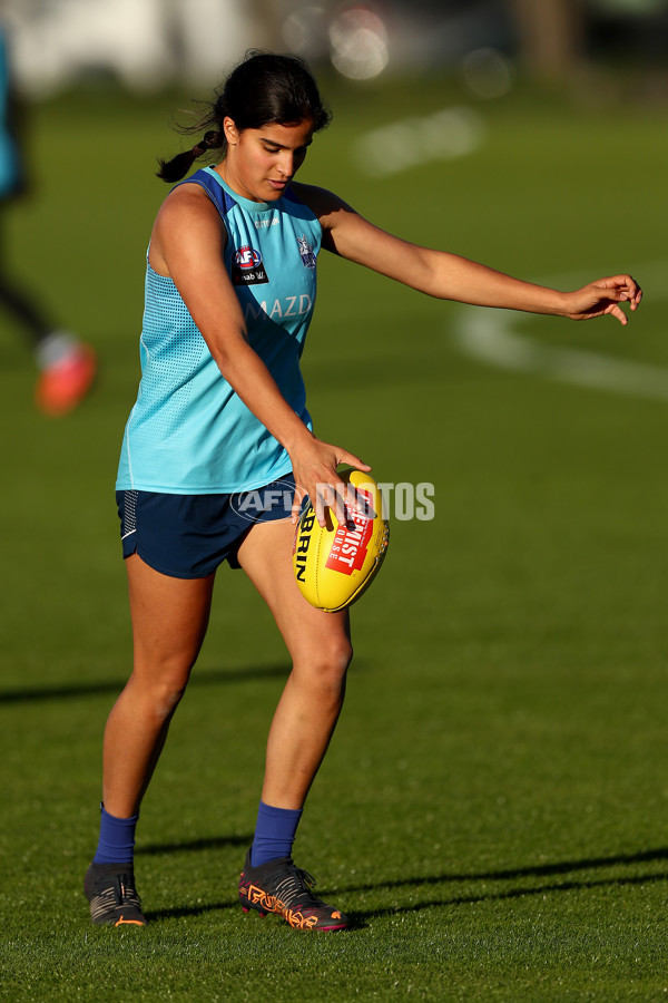 AFLW 2022 S7 Training - North Melbourne 171122 - A-581993