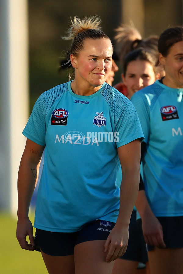 AFLW 2022 S7 Training - North Melbourne 171122 - A-582038