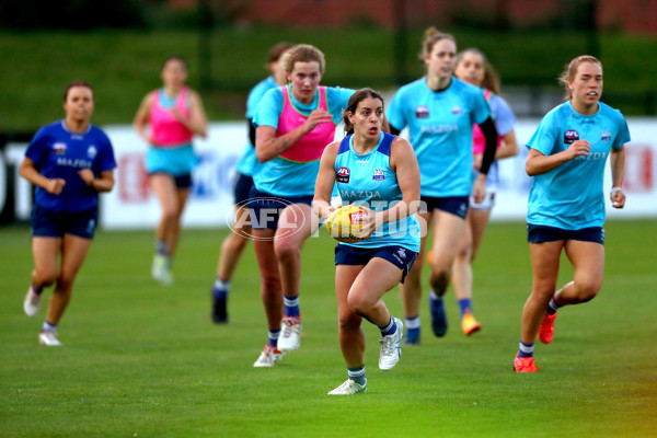 AFLW 2022 S7 Training - North Melbourne 171122 - A-582053