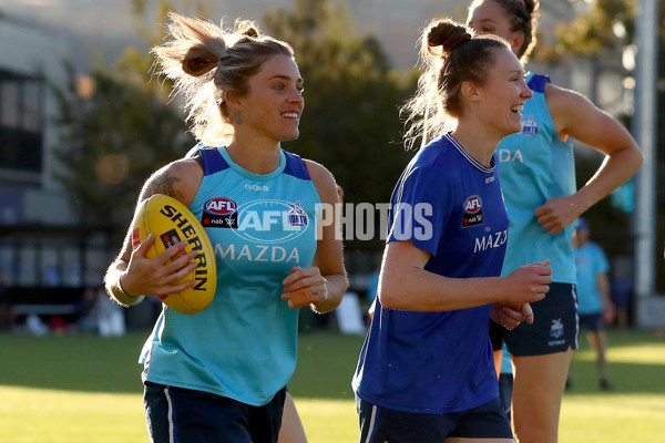 AFLW 2022 S7 Training - North Melbourne 171122 - A-582504